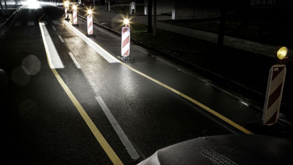 Η Mercedes-Benz δεν έδωσε συγκεκριμένο χρονοδιάγραμμα για το πότε θα περάσει η τεχνολογία Digital Light στα μοντέλα της, λέγοντας απλά πως «θα είναι στο δρόμο στο κοντινό μέλλον». 